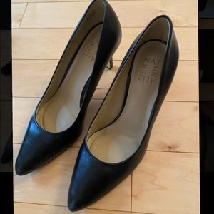 Black leather pumps in size 7.5